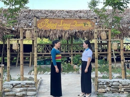Phụ nữ làm du lịch cộng đồng