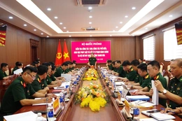 Thượng tướng Nguyễn Văn Gấu làm việc tại Bộ CHQS tỉnh Thanh Hóa