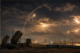 Iran cảnh báo “mở rộng chiến tranh”, Bahrain, Kuwait kích hoạt hệ thống phòng thủ