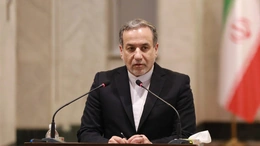 Iran phản công sau đòn không kích của Mỹ