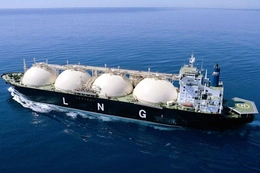 Tàu LNG đầu tiên qua Eo biển Hormuz sau thỏa thuận Mỹ-Iran