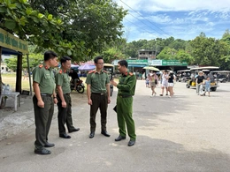 Kiên quyết xử lý nghiêm hành vi thu phí không đúng quy định, ứng xử thiếu văn minh với du khách