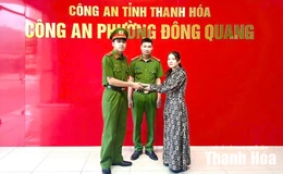 Chiến sĩ Cảnh sát cơ động Công an Thanh Hóa nhặt được 75 triệu đồng trả lại người mất