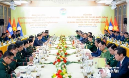 Hội đàm giữa Bộ trưởng Bộ Quốc phòng Việt Nam và Bộ trưởng Bộ Quốc phòng Lào