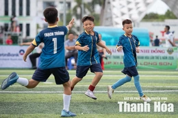 Lượt trận cuối bùng nổ cảm xúc, tìm ra 8 cái tên vào tứ kết U10