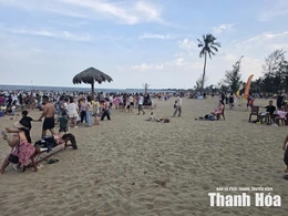 Hoang sơ biển Hoằng Thanh