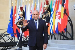 Bulgaria rút khỏi “Liên minh Tự nguyện”, dừng viện trợ quân sự cho Ukraine