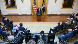 Ông Trump cáo buộc Trung Quốc tiếp cận dữ liệu cử tri Mỹ, Bắc Kinh bác bỏ