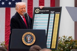 Ông Trump áp thuế mới với gần như toàn bộ hàng nhập khẩu vào Mỹ