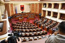 Albania thông qua khoản vay 302 triệu USD của Mỹ để thực hiện cam kết với NATO