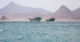 Houthi phủ nhận kế hoạch áp phí tàu qua Biển Đỏ
