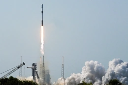 Tên lửa mất kiểm soát của SpaceX sắp lao vào Mặt trăng