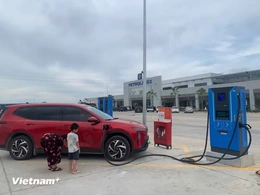 Bộ Xây dựng yêu cầu đầu tư hệ thống trạm sạc điện trên cao tốc Bắc-Nam
