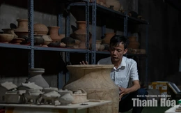 Người gom nhặt mảnh vỡ thời gian