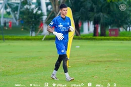 Thủ môn Vũ Tuyên Quang thử việc tại đội bóng Thanh Hóa; Tuyển Việt Nam đón tin vui từ FIFA