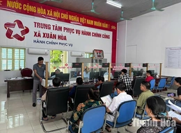 “Cầm tay chỉ việc” giúp người dân&nbsp;thành thạo dịch vụ công trực tuyến