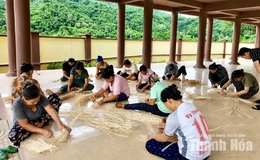 Trao sinh kế, tiếp sức người dân vươn lên thoát nghèo