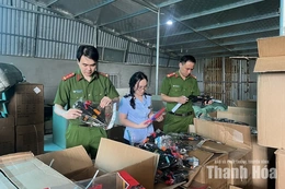Tạm giữ hơn 3.700 sản phẩm đồ chơi có dấu hiệu vi phạm