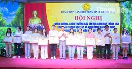 Họ Trần Thanh Hóa tuyên dương 92 học sinh đạt thành tích cao