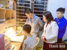 Thầy hiệu trưởng không ngại&nbsp;“đi xin” vì học trò