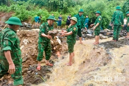 Bộ đội Biên phòng tham gia khắc phục sạt lở