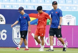 Văn Vĩ bỏ ngỏ khả năng ra sân trận bán kết lượt về ASEAN Cup; Barcelona chính thức chiêu mộ Rodri
