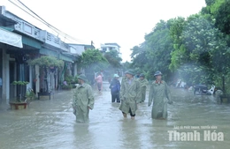 Kiểm tra công tác ứng phó với mưa bão trên địa bàn các phường Hạc Thành, Nguyệt Viên