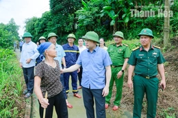 Phó Chủ tịch UBND tỉnh Cao Văn Cường kiểm tra công tác ứng phó với bão số 4 tại các xã miền núi