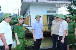 Phó Bí thư Thường trực Tỉnh ủy Nguyễn Hồng Phong kiểm tra, chỉ đạo ứng phó với mưa bão
