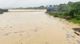 Nước lũ tiếp tục lên, sông Âm, sông Bưởi có khả năng lên báo động II
