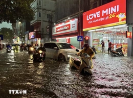 Thời tiết ngày 28/8: Miền Bắc mưa dông, miền Trung ngày nắng nóng