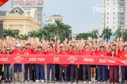 Một nhịp bước, nghìn trái tim trên Quảng trường Lam Sơn