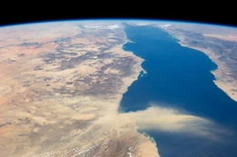 Houthi phóng tên lửa vào các đảo trên Biển Đỏ, sức ép an ninh hàng hải gia tăng