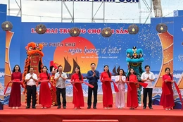 Khai trương không gian Chợ hải sản “Một phiên chợ - Ngàn hương vị biển”