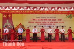 Trưởng Ban Tổ chức Tỉnh ủy Nguyễn Văn Hùng dự khai giảng&nbsp;và khánh thành Trường Phổ thông Nội trú TH&THCS Bát Mọt
