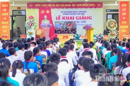 Ngày khai giảng đặc biệt ở xã biên giới xứ Thanh
