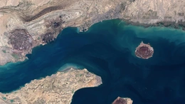 Mỹ tấn công Iran lần đầu tiên sau hơn 1 tháng, Iran đáp trả mạnh mẽ