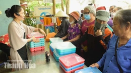 Ấm tình người từ những&nbsp;suất cơm 0 đồng