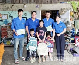 Tiếp sức em đến trường