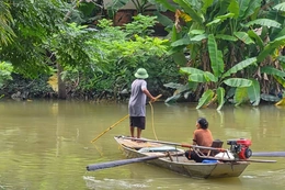 Cảnh báo tình trạng dùng kích điện đánh bắt cá trên sông Nhà Lê