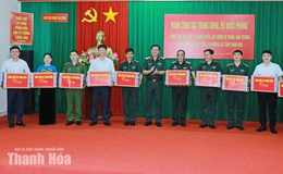 Lãnh đạo Bộ Quốc phòng và tỉnh Thanh Hóa thăm, tặng quà các lực lượng làm nhiệm vụ ở biên giới