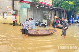 Hơn 1.500 hộ dân ở Nông Cống ngập trong nước, xã đang triển khai ứng phó