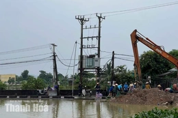 Mưa lớn gây ngập hàng trăm hộ dân và nhiều tuyến đường tại xã Hoạt Giang