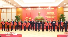 Công bố 12 quyết định của Bộ Chính trị, Ban Bí thư về công tác cán bộ