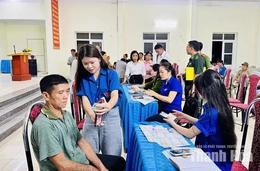 Mường Lát đưa dịch vụ công đến gần người dân