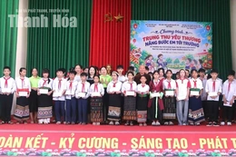 Trao học bổng và quà Trung thu cho học sinh có hoàn cảnh khó khăn tại Như Xuân