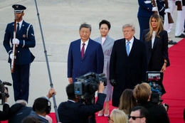 ÔngTrump đích thân đến sân bay đón ông Tập, Mỹ-Trung gia hạn đình chiến thương mại