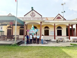 Đảng viên đi trước, làng nước chung lòng