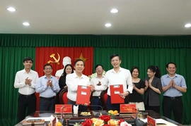 Ký kết thỏa thuận hợp tác giữa Báo và Phát thanh, truyền hình Thanh Hóa và Trường Đại học Hồng Đức