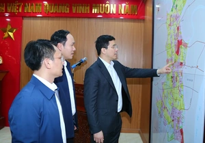 Phó Bí thư Thường trực Tỉnh ủy Nguyễn Hồng Phong  thăm, làm việc tại xã Hoa Lộc